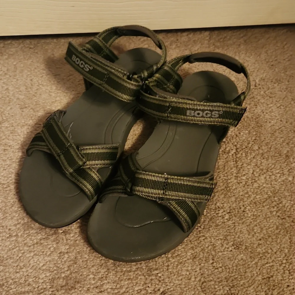 Bogs sandals
